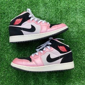 Air Jordan 1 Mid ‘Black Pink’